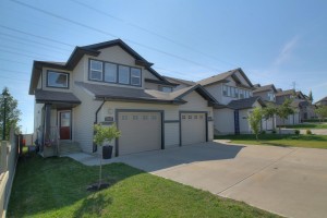 2129-29-St-NW-Edmonton-AB-T6T-large-003-Front-Exterior-1500x1000-72dpi