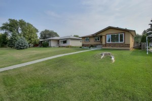 9219-62-St-NW-Edmonton-AB-T6B-large-001-4-Front-of-Home-1500x1000-72dpi